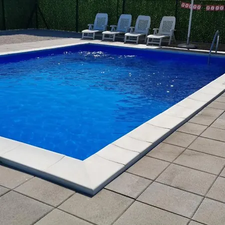 Vikendica Kekic Sa Bazenom Holiday home Velika Kladusa